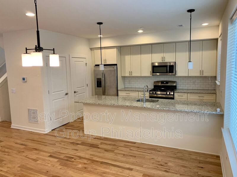 2108 Kensington Walk