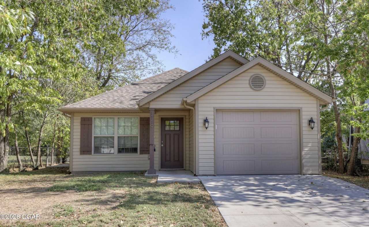 1119 S Jackson Avenue