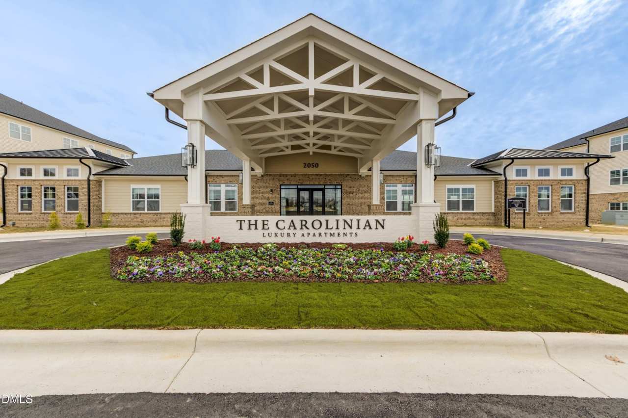 2050 Airport Boulevard NW unit: The Regis