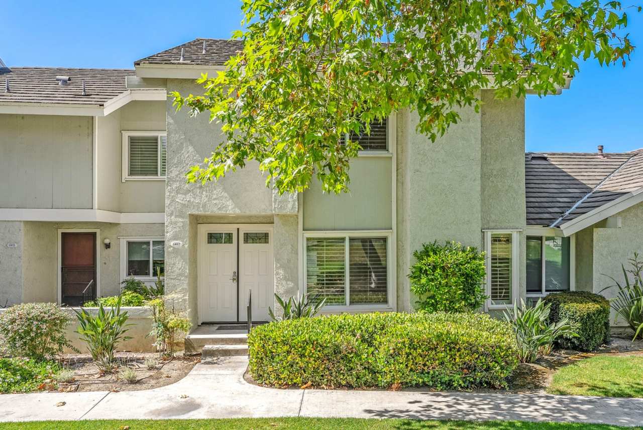 Beautiful Yorba Linda 3 Bedroom 2.5 Bathroom Townhome