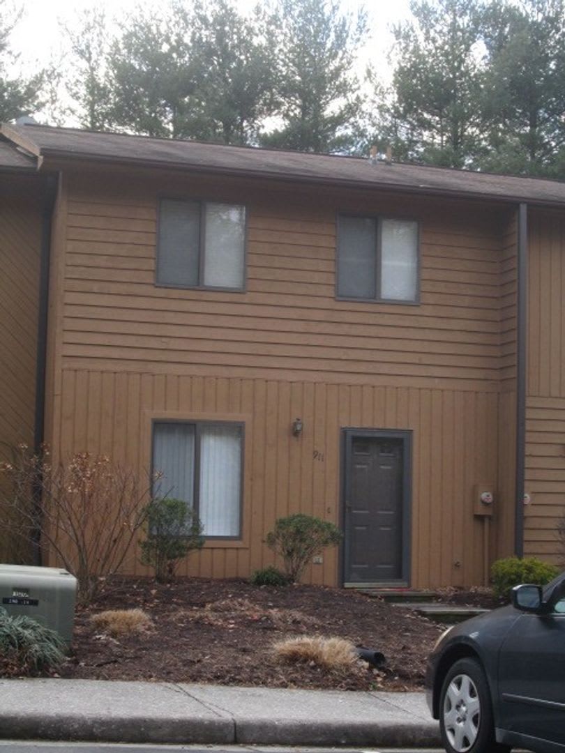 3 Bedroom 2.5 Bath Townhouse