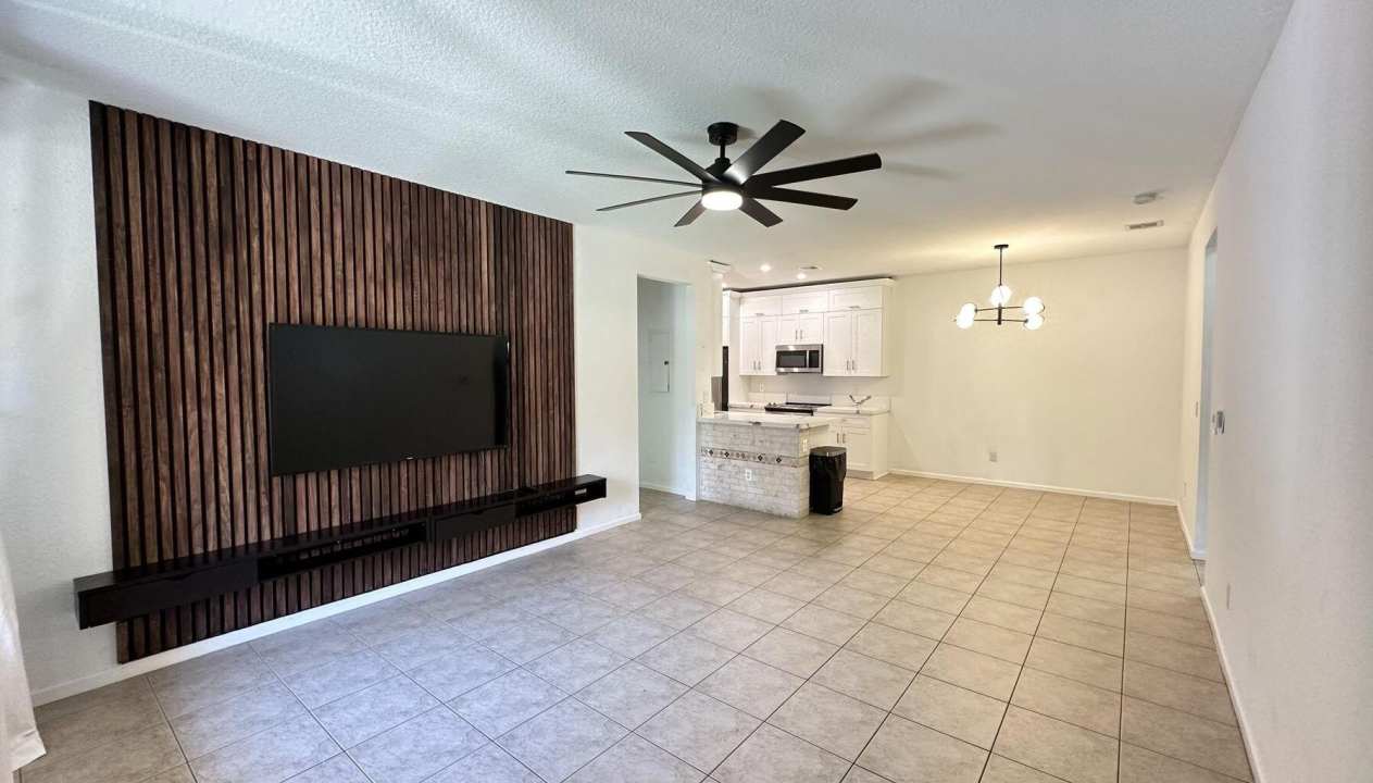 3549 Forest Hill 19 Boulevard