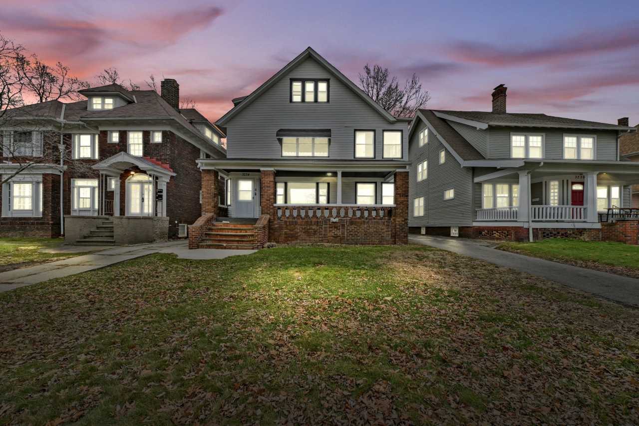 3234 Euclid Heights Boulevard