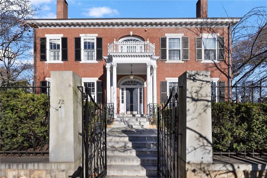 72 Manning Street unit: 1