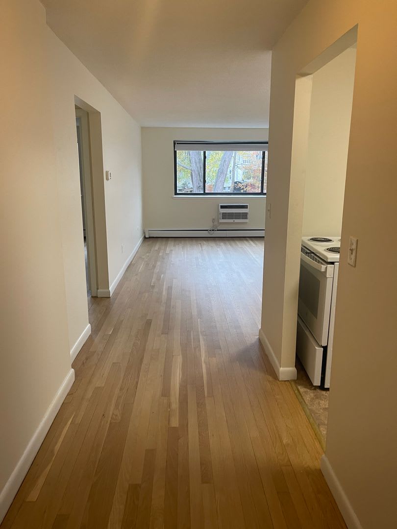 Modern 1 Bed No Lead HW Inc AC New floors, Dishwasher, elevator ,laundry NICE UNIT!