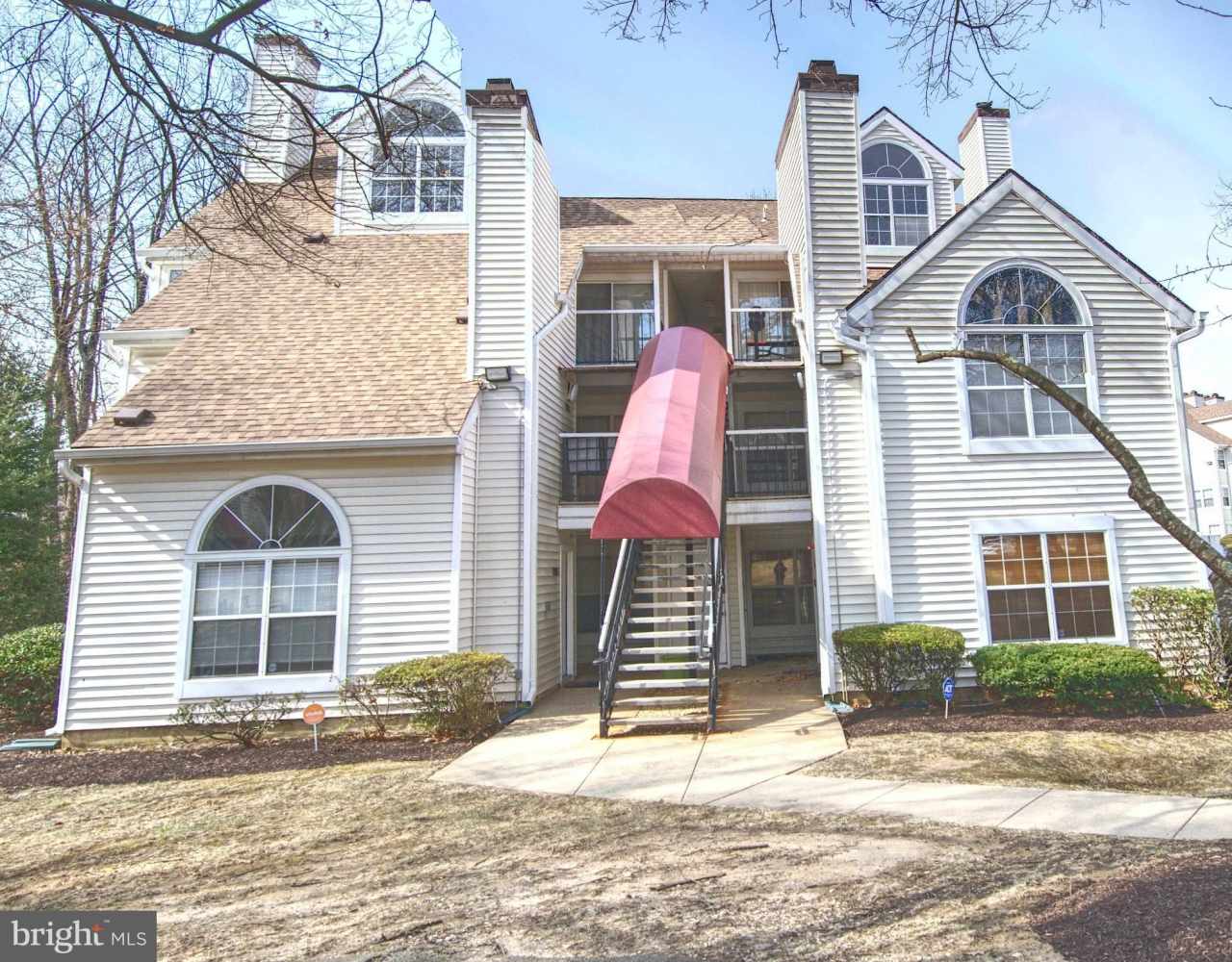 1007 FALLCREST Court unit: 4-104