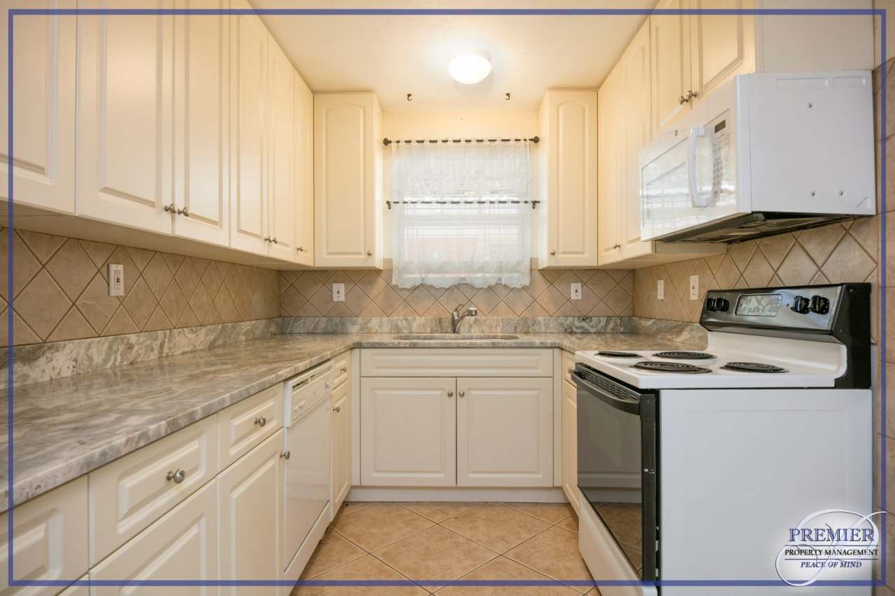 ***BIKE TO THE BEACH***NAPLES PARK**2BED/1BATH***NO HOA***PETS ALLOWED***