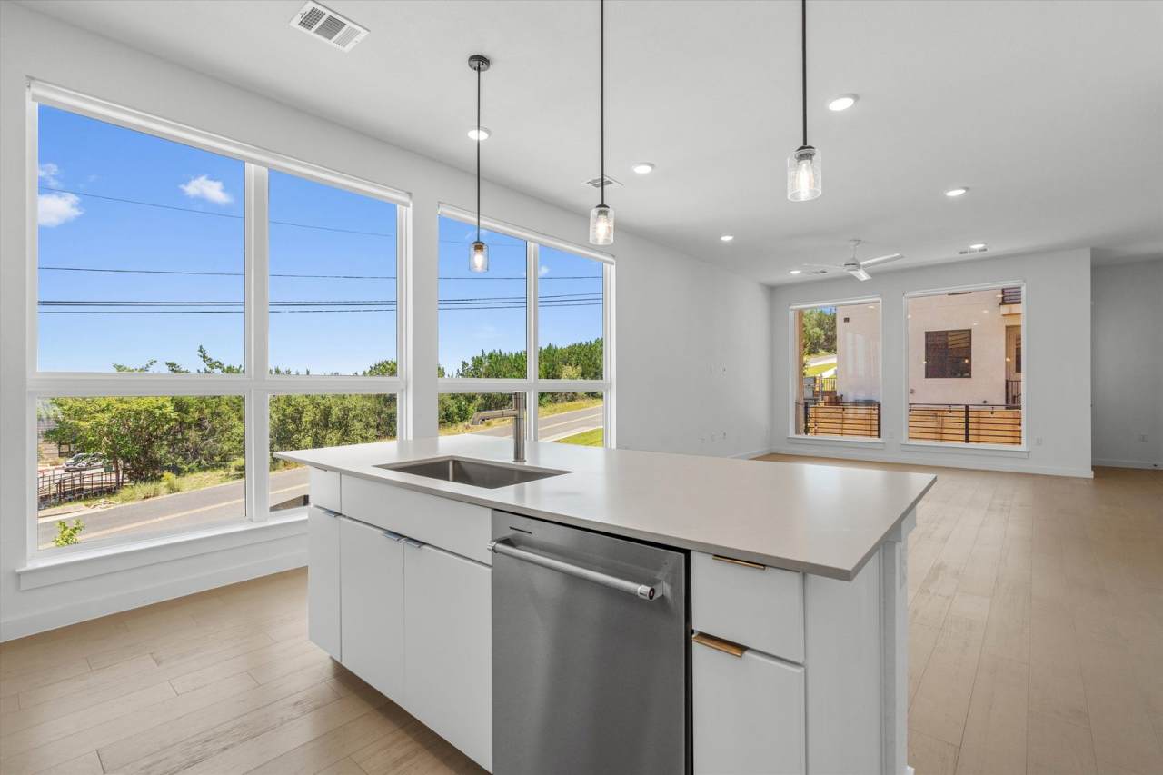 6823 Wolfcreek Pass, Unit 8, Austin, TX 78749