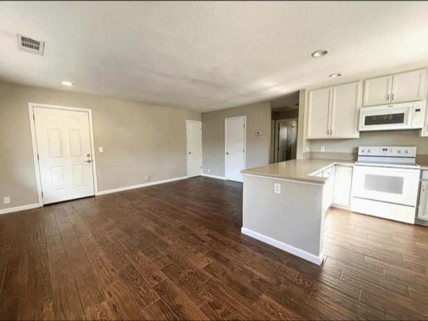 2660 Woodridge Court