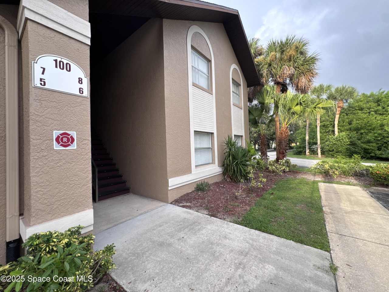 100 Summer Place unit: 5