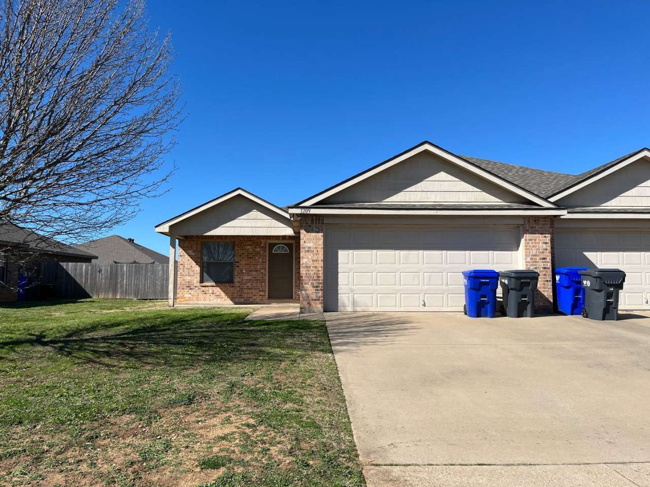 3 bedroom/2 bath duplex in Midway ISD