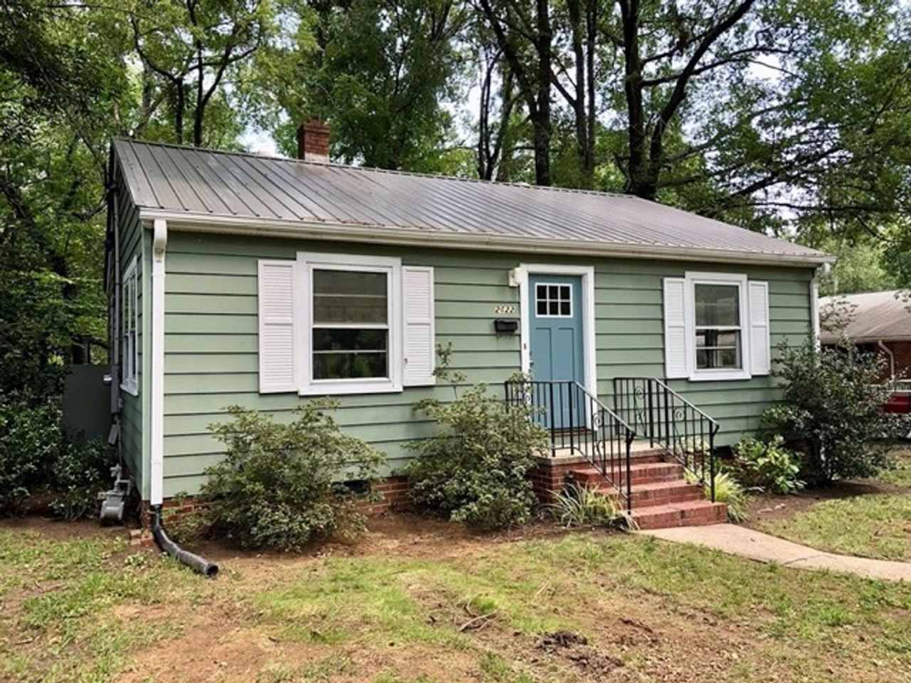 Renovated 2 Bed/1 Bath Cottage Near Downtown Durham! Available March 2026