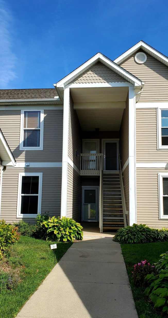 1354 Fox Pointe Circle