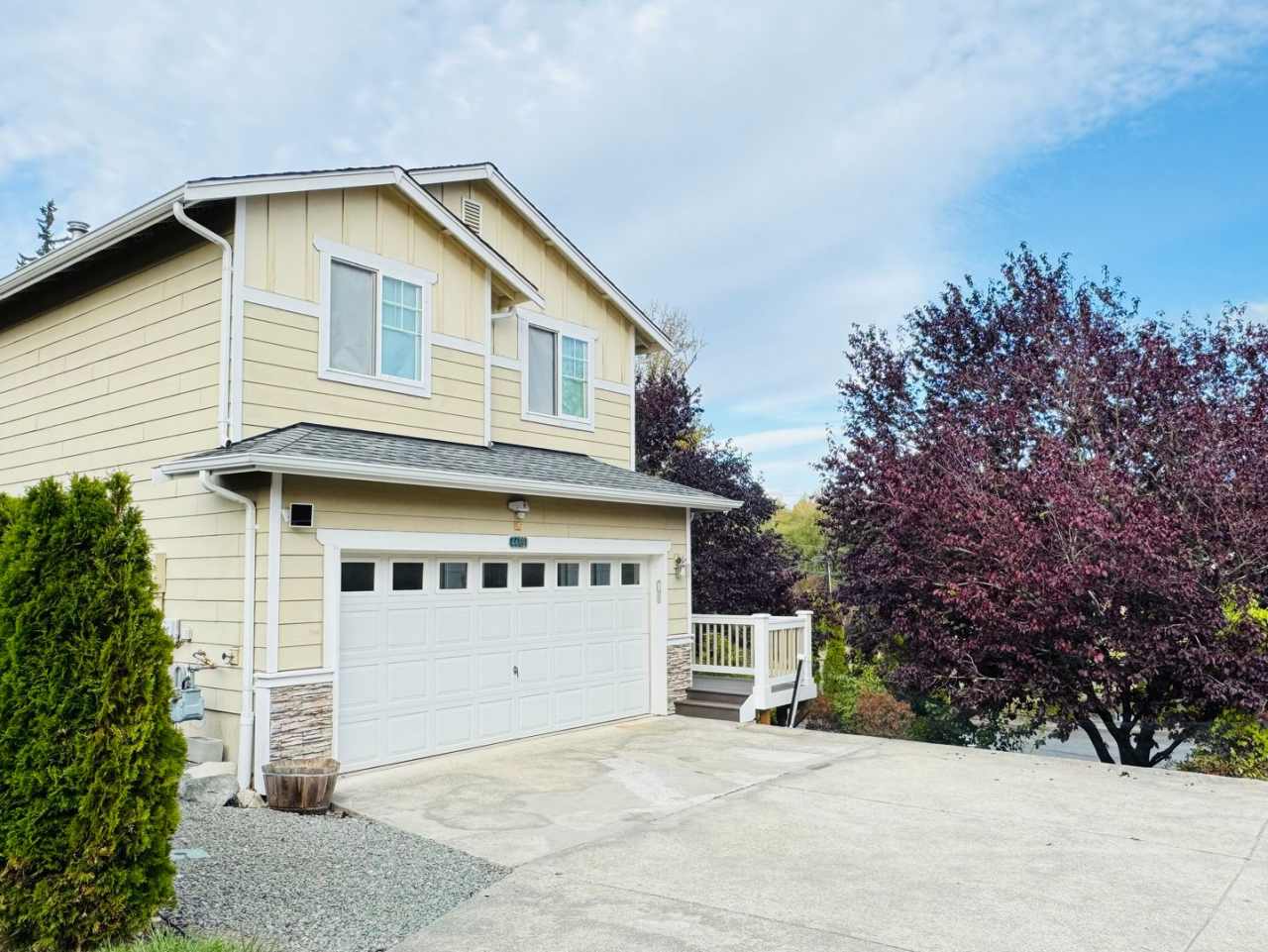 3 Bed, 2.5 Bath PLUS Bonus Room