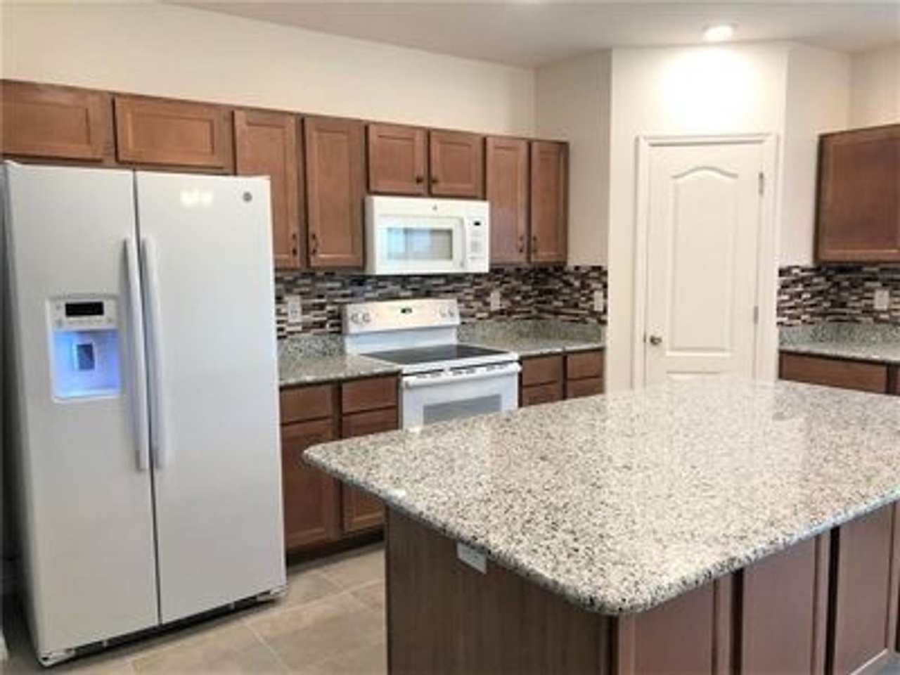 Charming 3BR Townhome in Lakeland