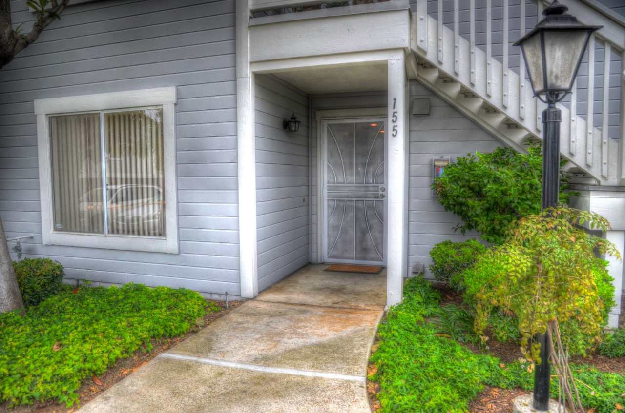 Well Kept 2BD Condo with Sunset Views