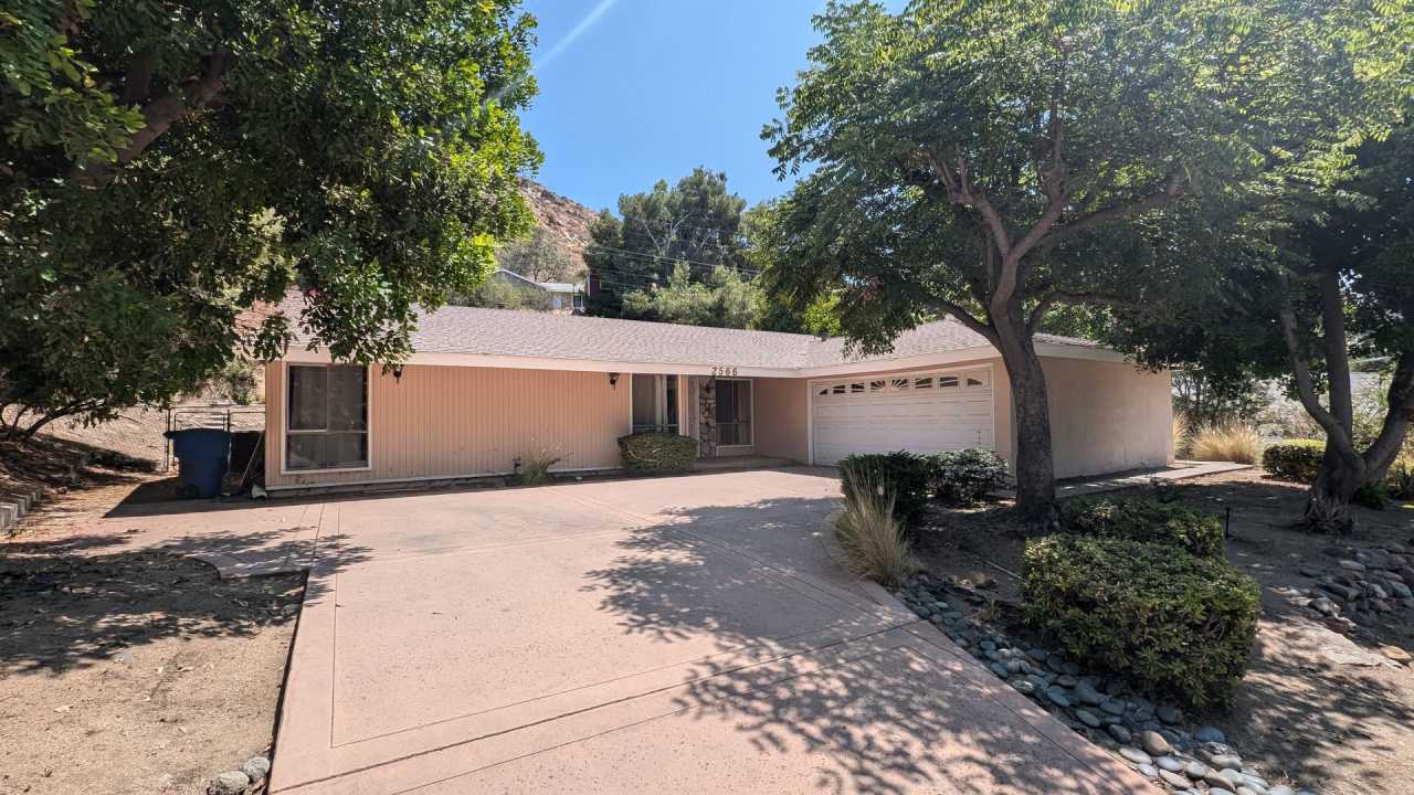 Single Level home near UCR available for Rent