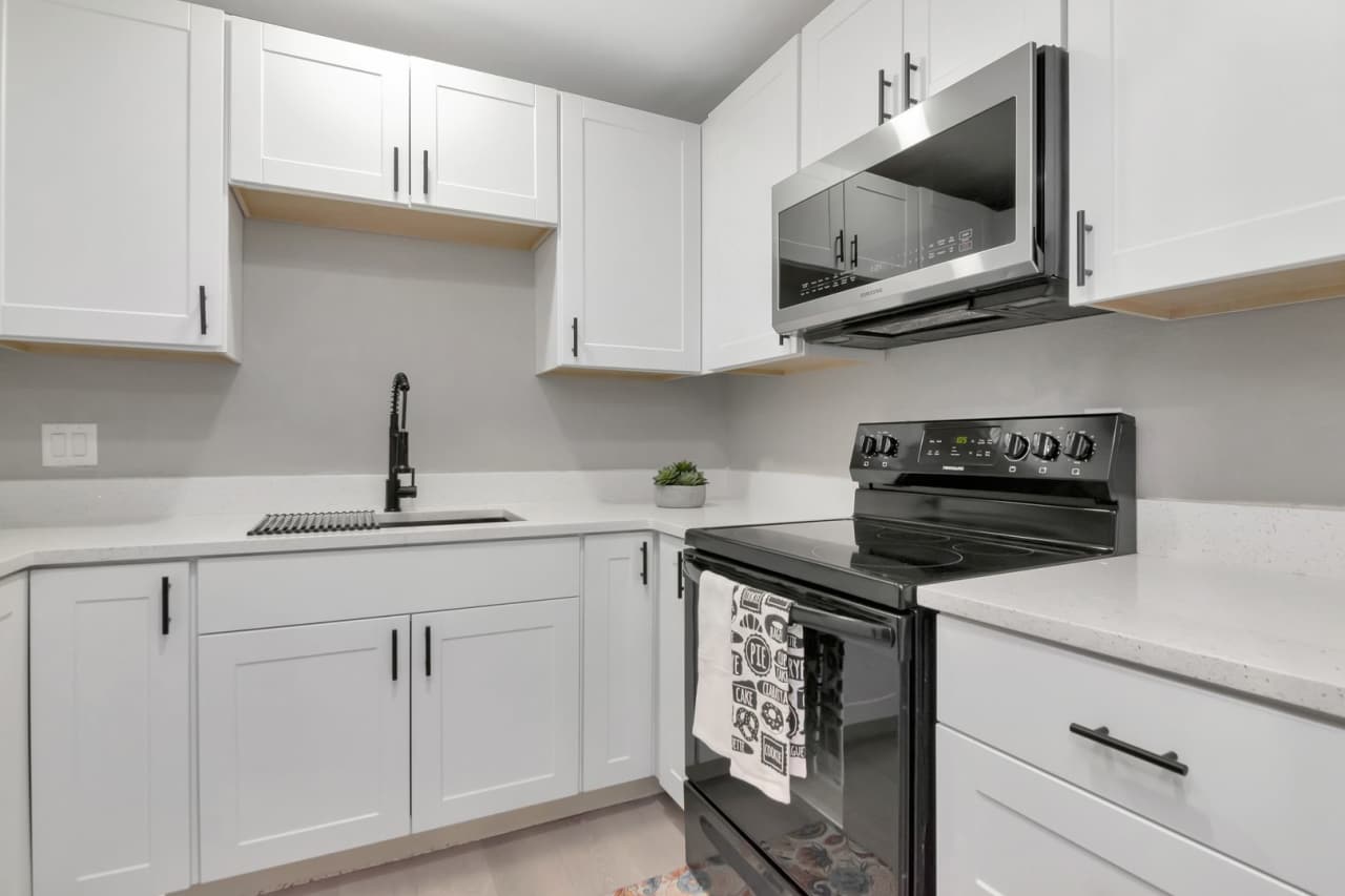 Move-In Incentive! Updated 2/1 Brandon Duplex — Half Off December Rent