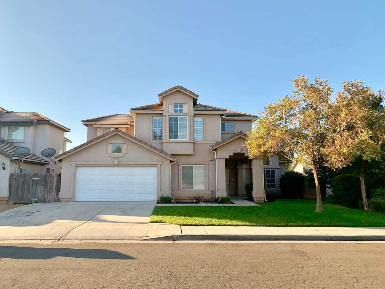 Spacious 5 Bedroom Near Clovis North