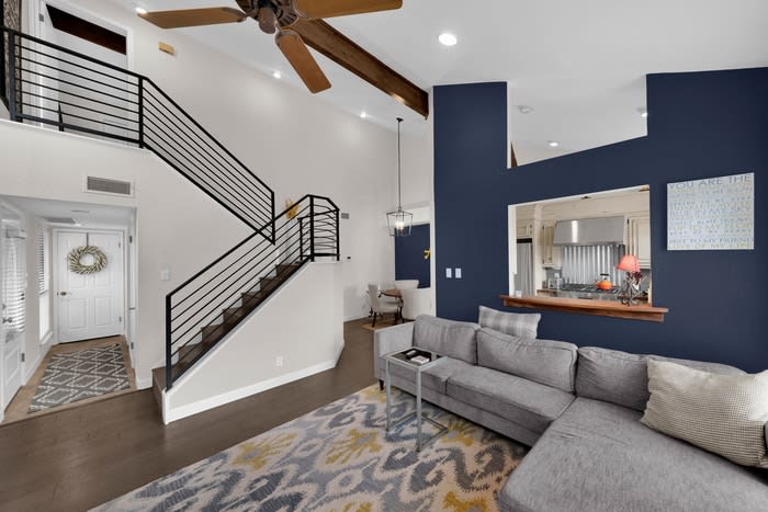 4404 Travis Country Circle