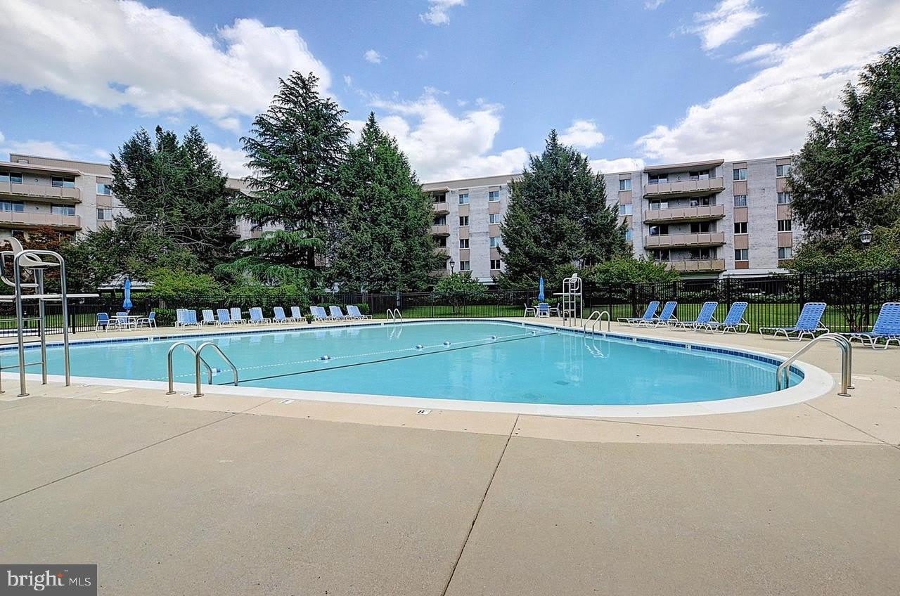 7501 DEMOCRACY Boulevard unit: B-432