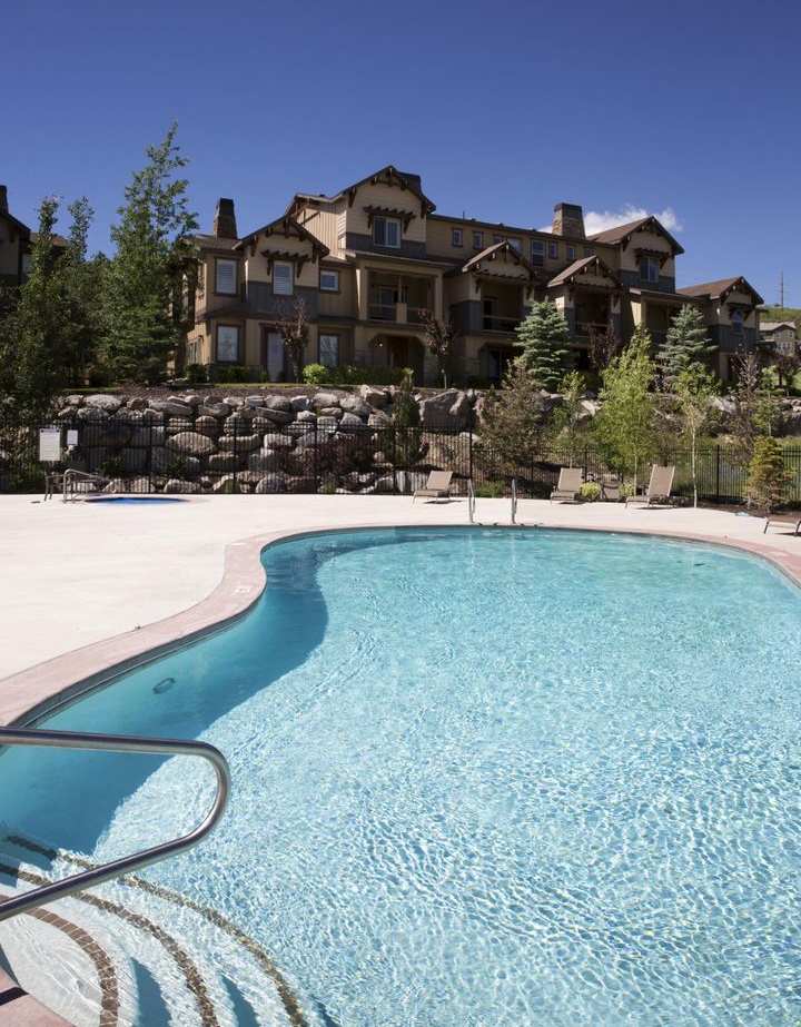 Well Appointed Townhome with Amenities