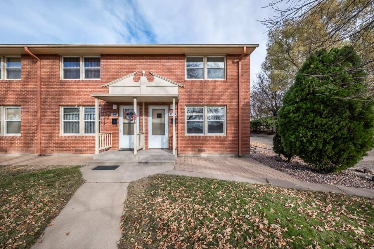 Move-In Special! FREE 50" TV for Qualified Tenants! Near CSUP COLLEGE