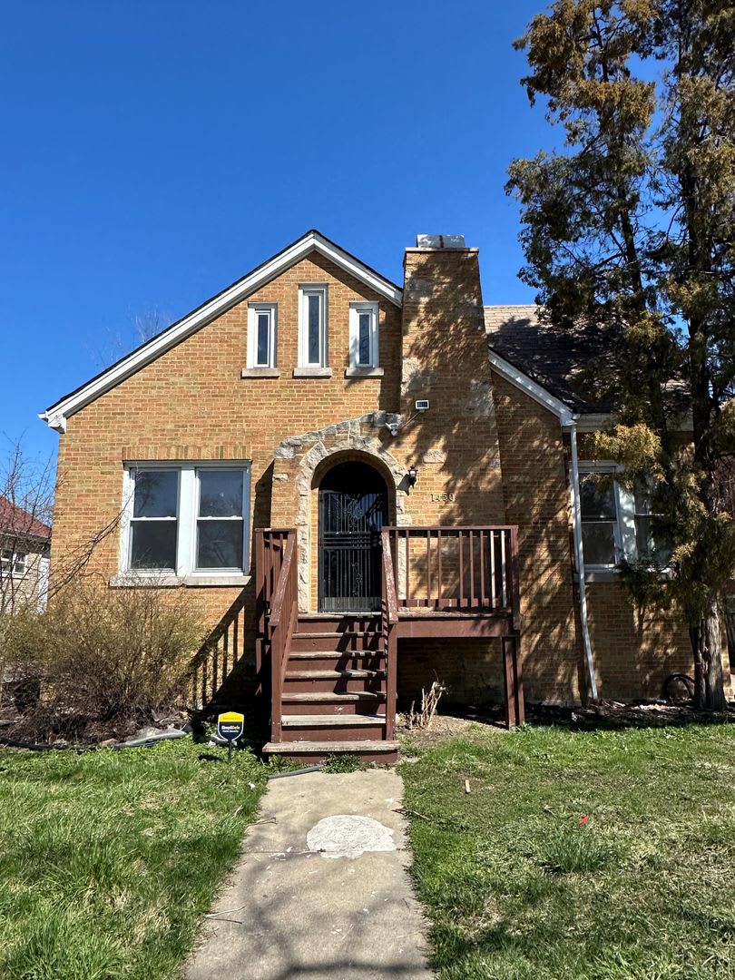 Mobility Area Home *4-5 bedroom voucher only* TEXT ONLY (312)883-1535