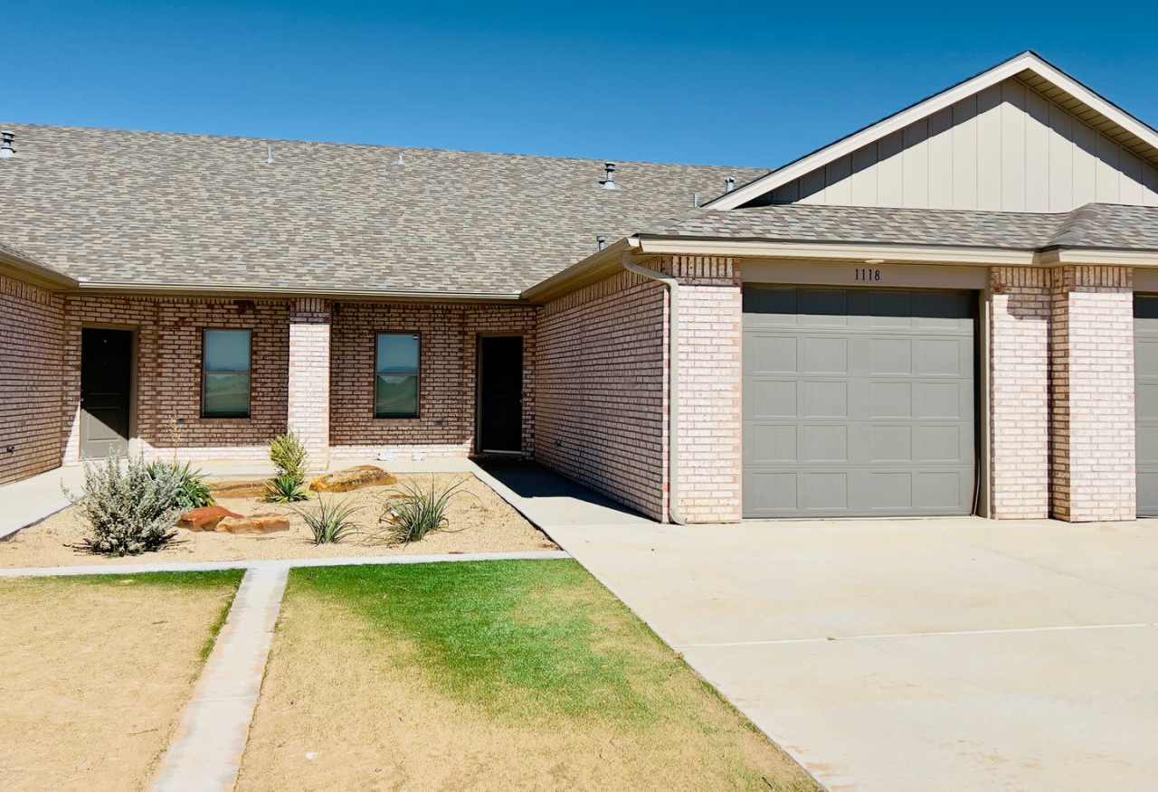 Beautiful 2-Bedroom Townhome in Frenship ISD