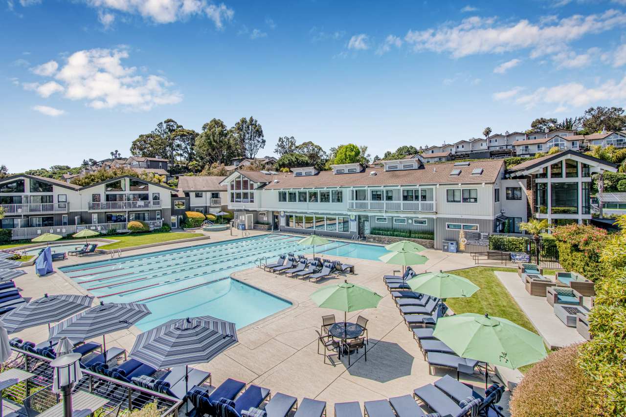 Harbor Point Waterfront Apartments