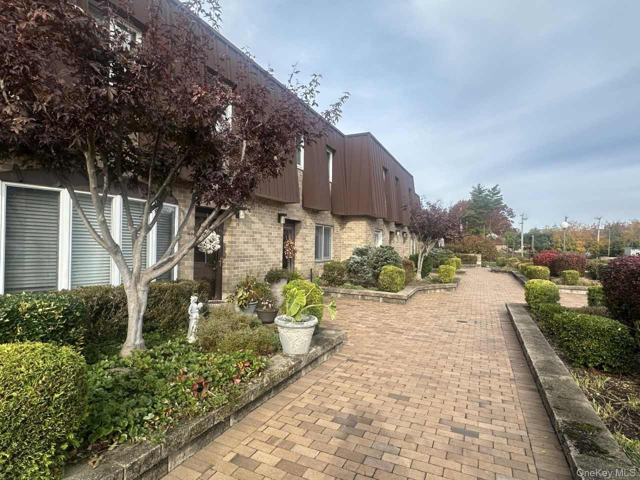 200 Hilton Avenue unit: 15