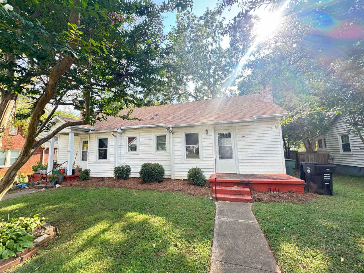 1 Bed / 1 Bath Duplex Near Downtown Concord