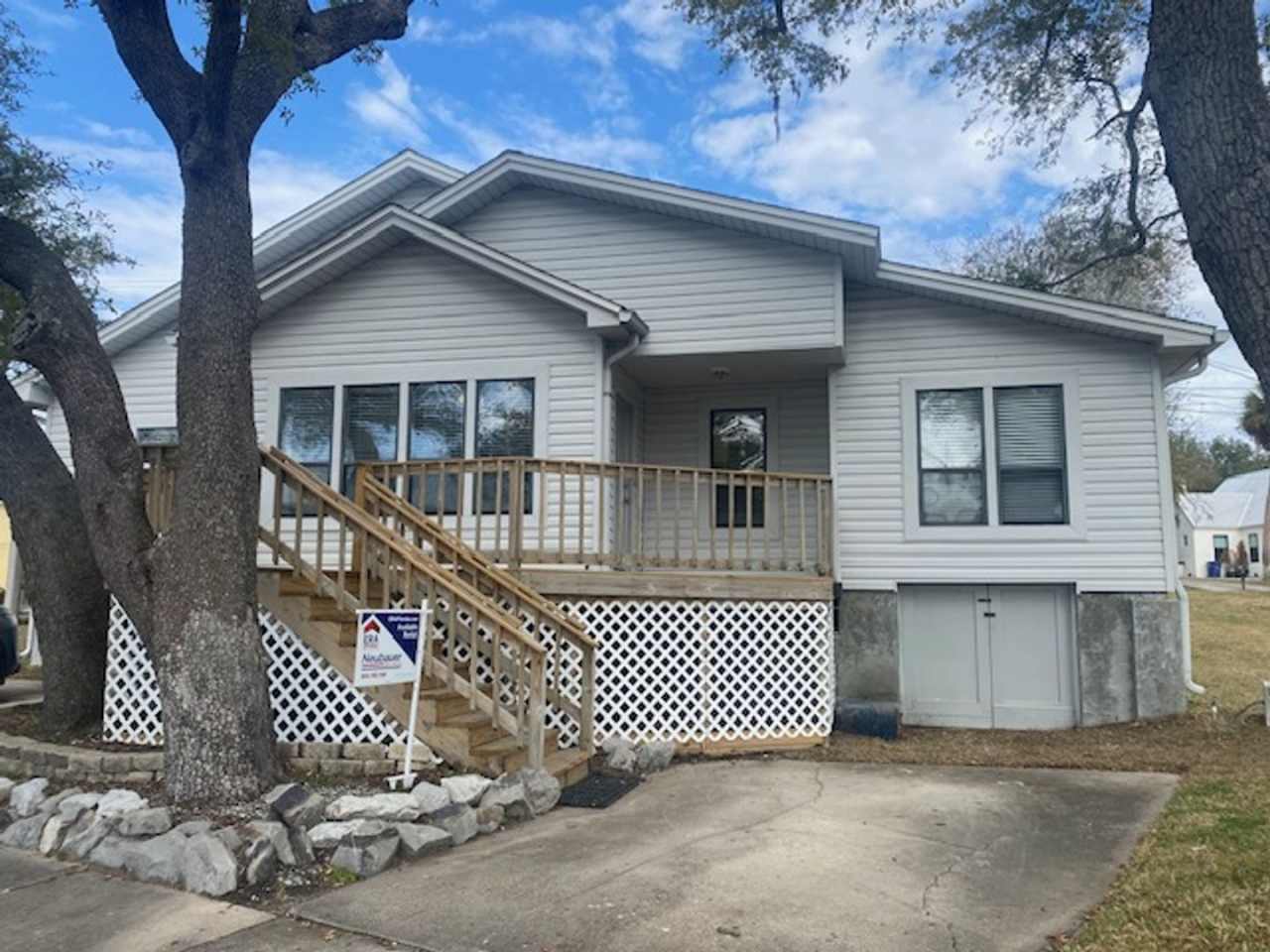 Cozy  Economical Unit in The Cove w/Waterfront Views of Massalina Bayou!