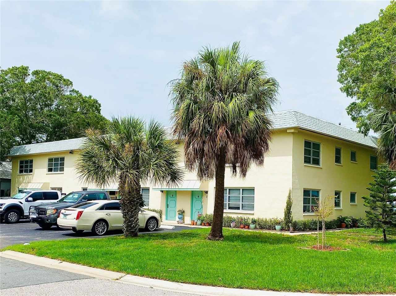 3060 CLINTON STREET S