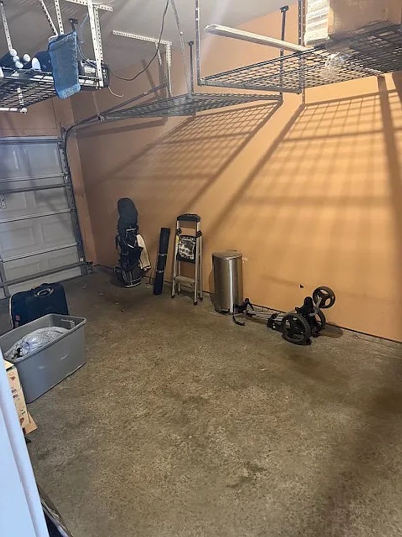 Room in 3 Bedroom Home at Delta Dr