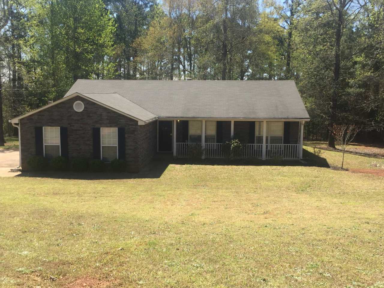 **PRICE IMPORVEMENT** 364 Inman RD: Cozy, total electric, 3BD, 2BA ranch home on private 1 acre level lot with converted garage bonus room on Fayetteville's south side. AVAILABLE NOW!