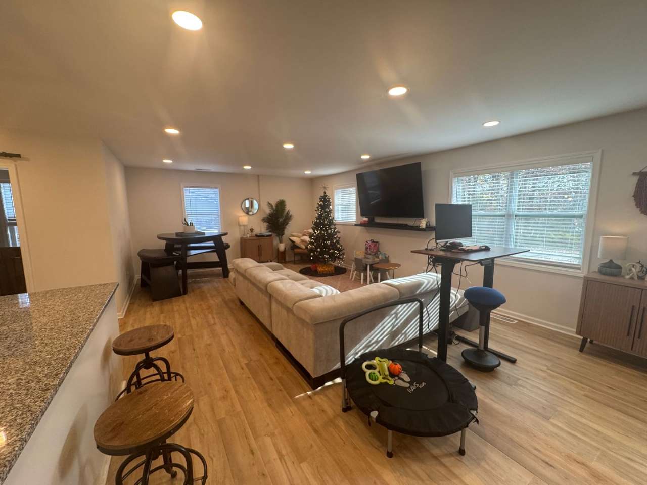 Cute, Renovated, 3BR/2BA Ranch. Large Fully Fenced Backyard