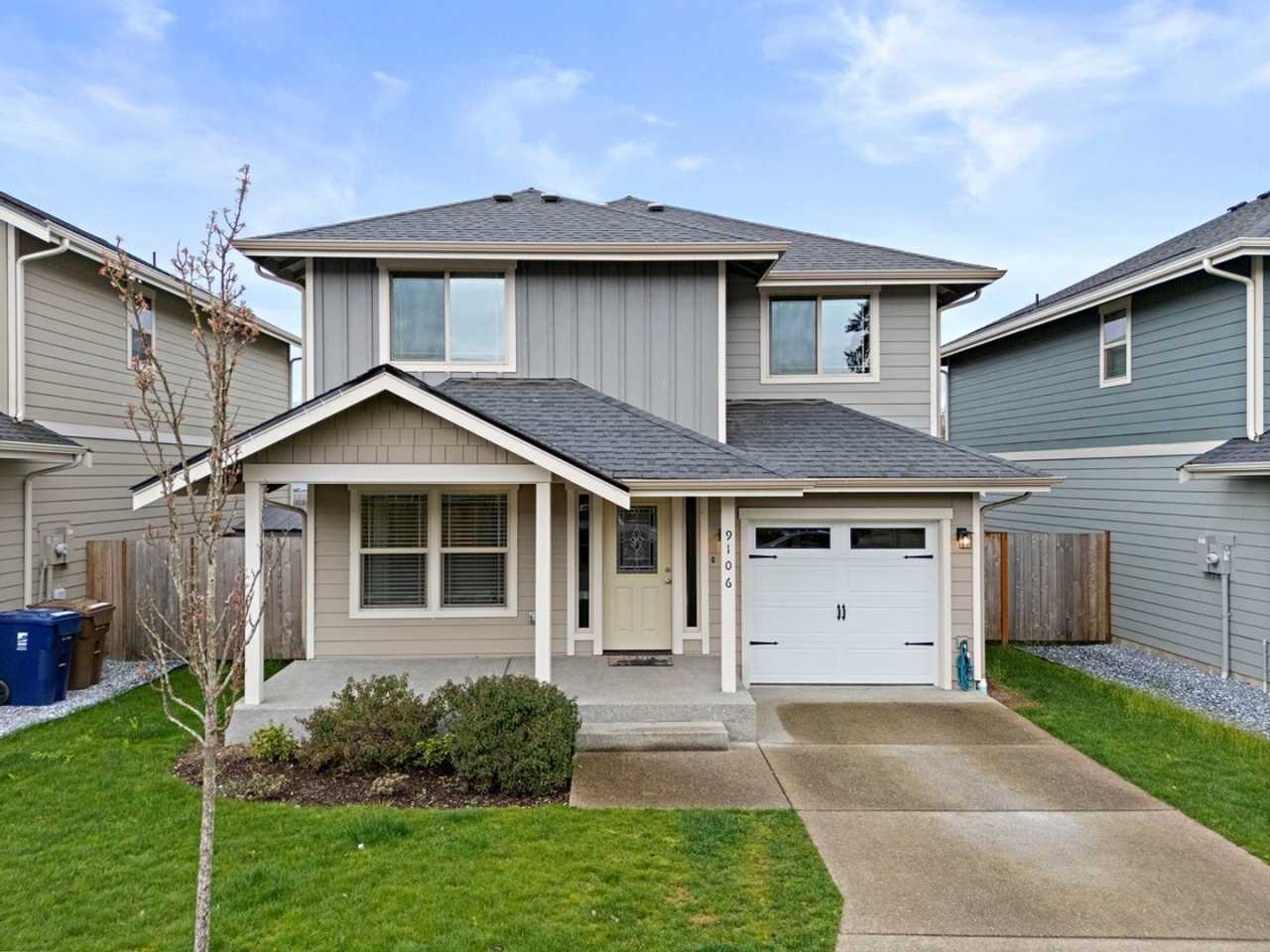 Modern 4-Bed Tacoma Home | Energy Efficient, Fenced Yard  16 Mins to JBLM!