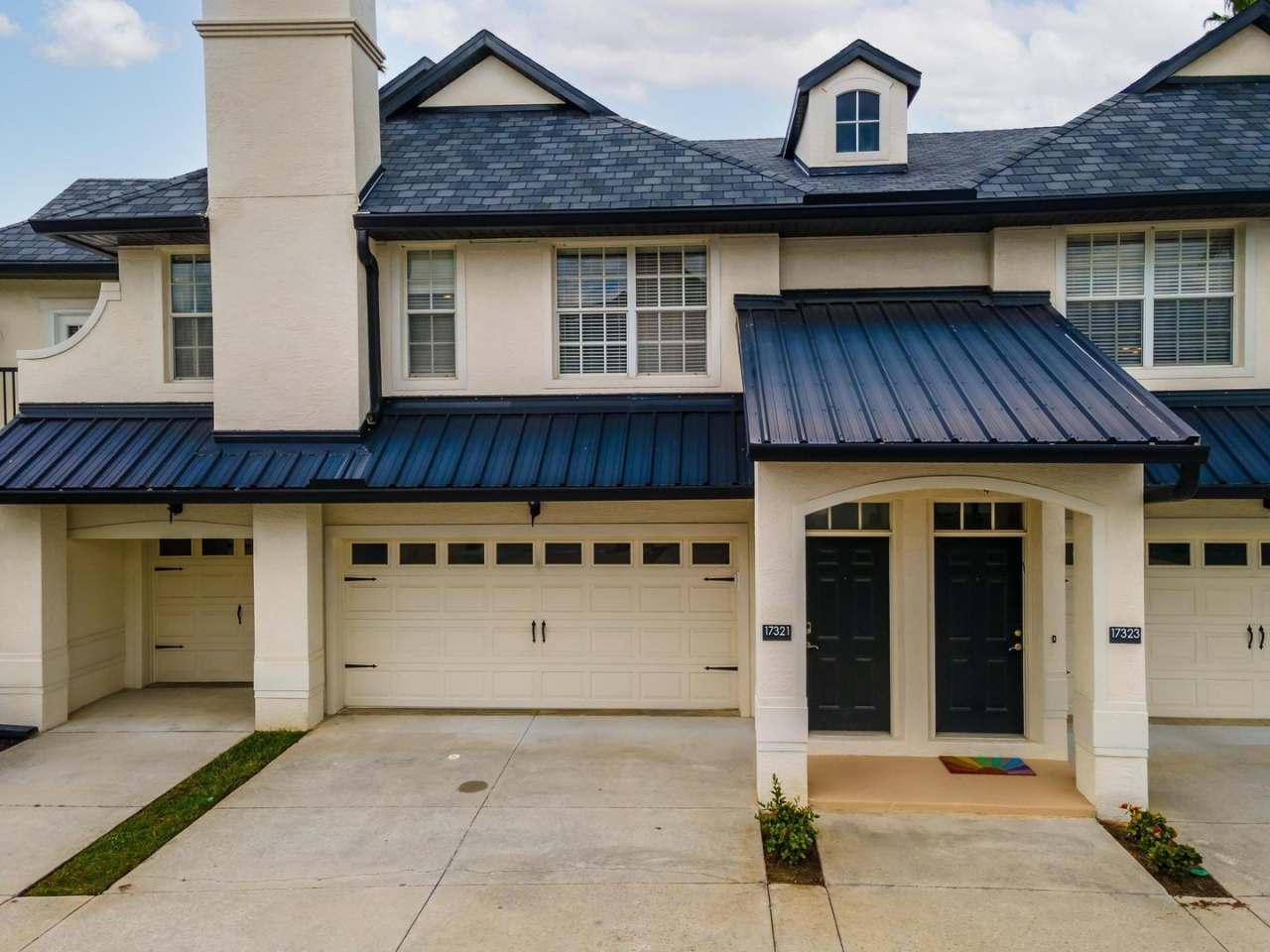 2 Bedroom, 2 Bath Townhome in Beautiful Lakefront Community in Clermont, FL!