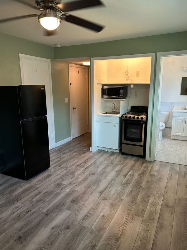 4917 Vincennes Street