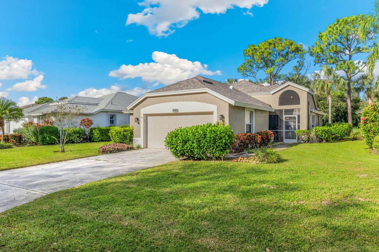 ** Annual Rental ~ Single Family Home in Country Creek ~ Bundled Golf **