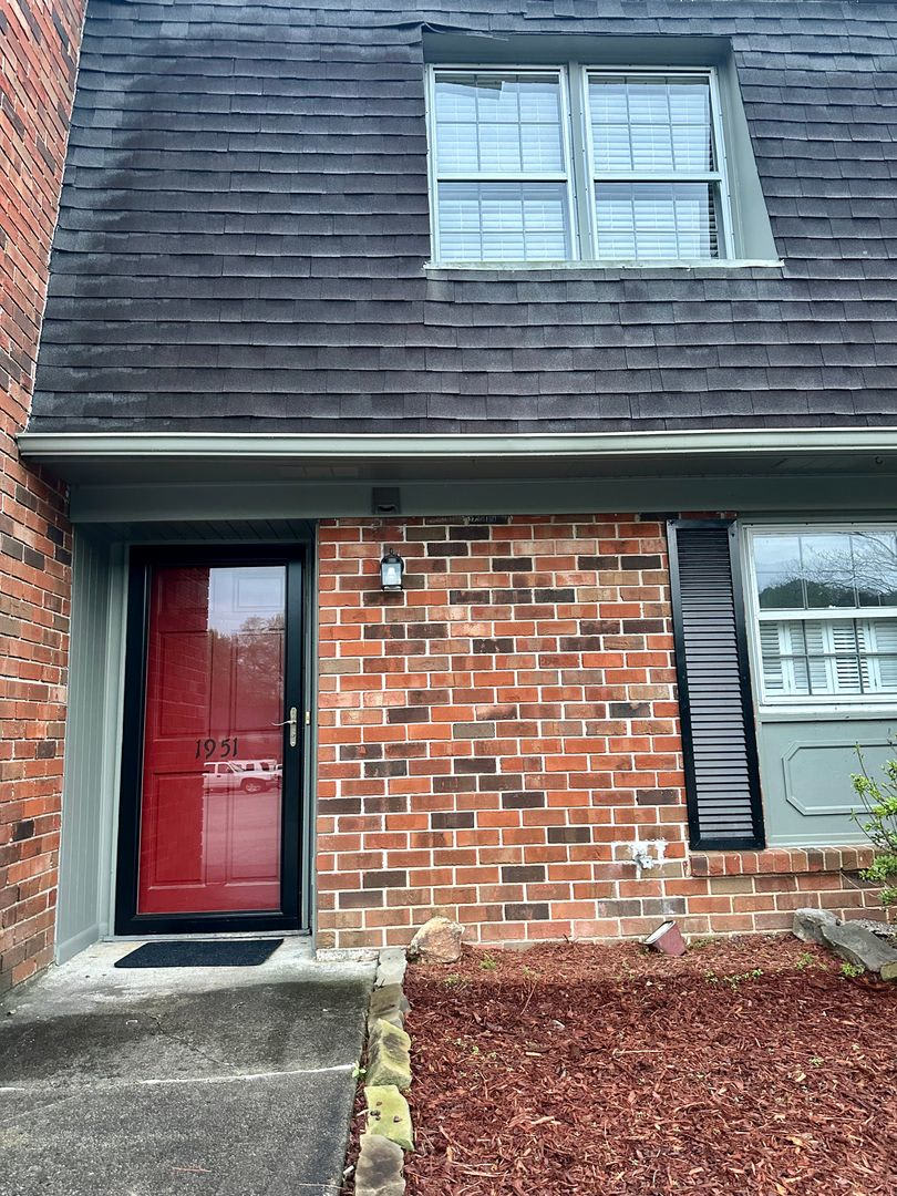 2 bedroom 1.5 bath condo now available for rent in Dalton, GA