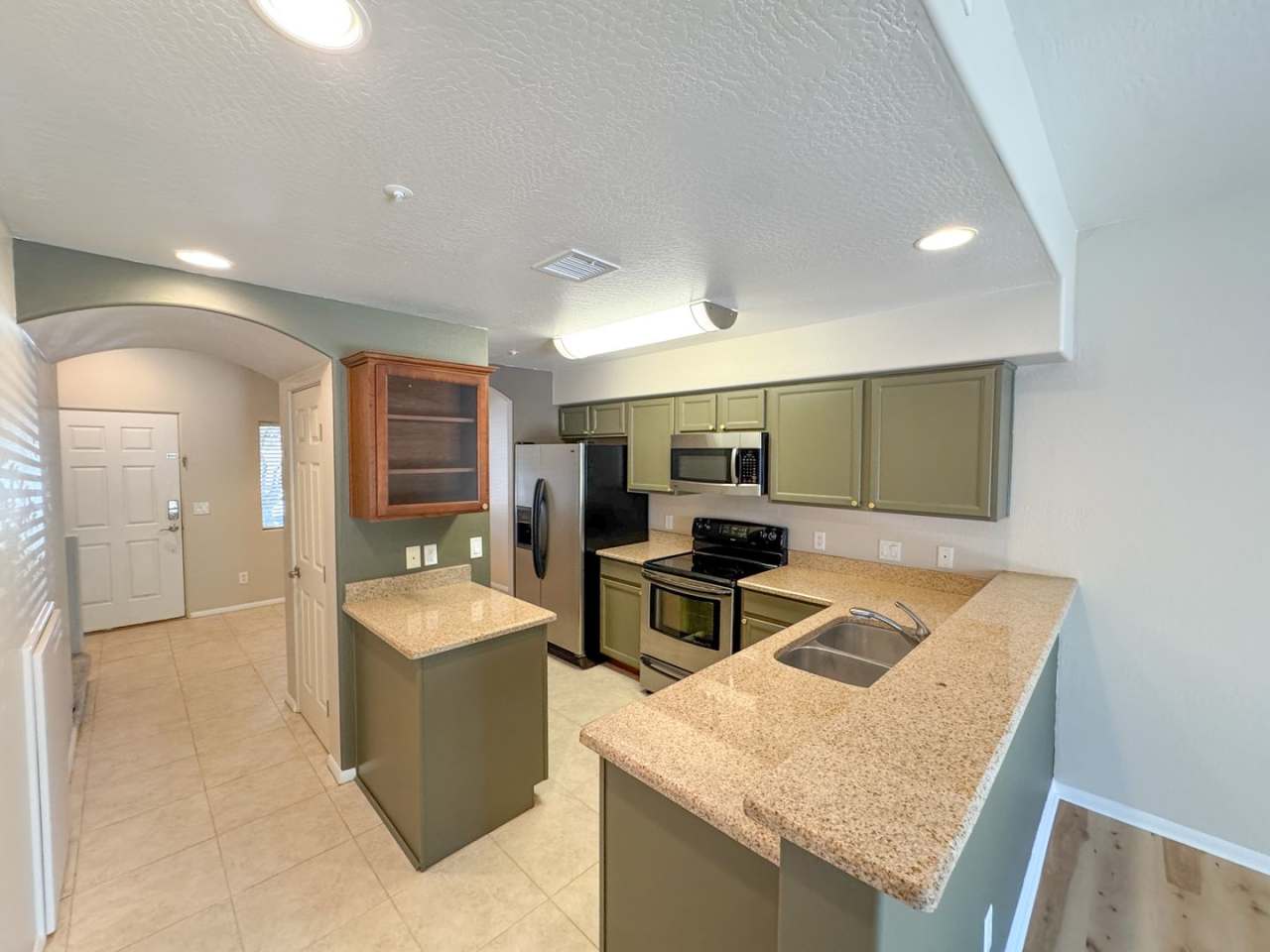 TWO STORY CONDO - RIMROCK/MONTEZUMA- BEAVER CREEK RD