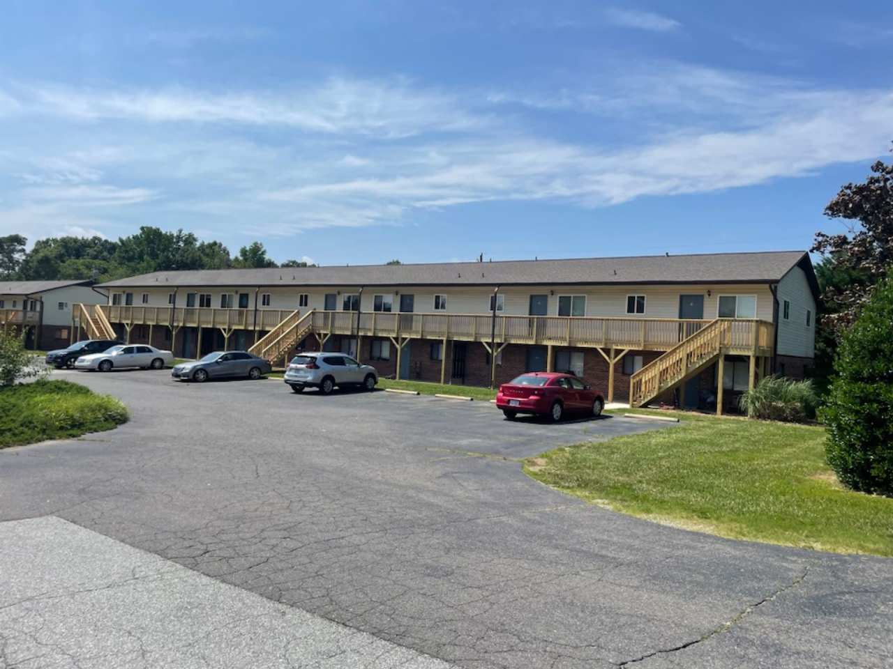 Courtyard Apartments | 1002 Salisbury Street Apt 5-B