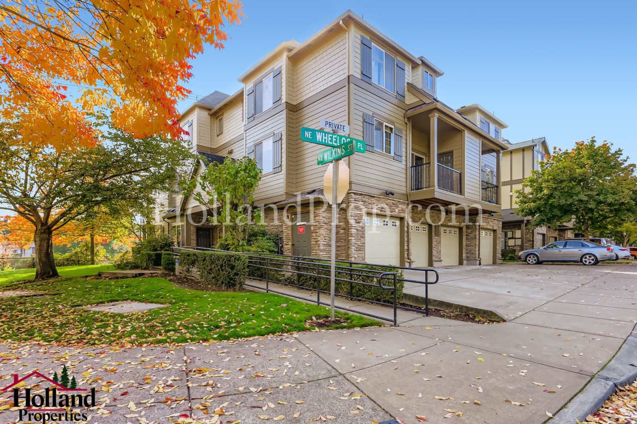 Charming 2-Bedroom Condo in Prime Hillsboro Location!