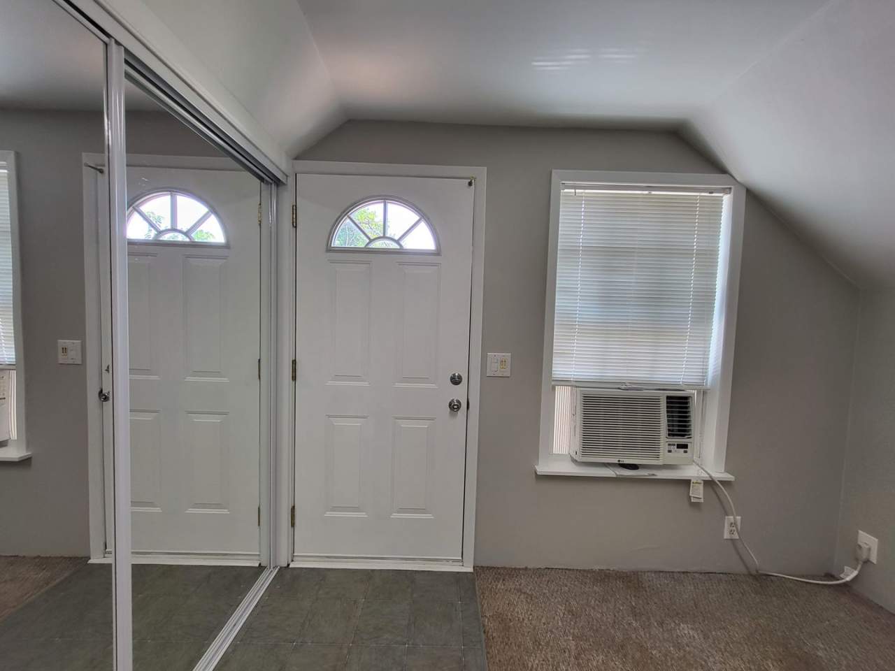 Studio loft next to UCO campus with deck and fenced yard