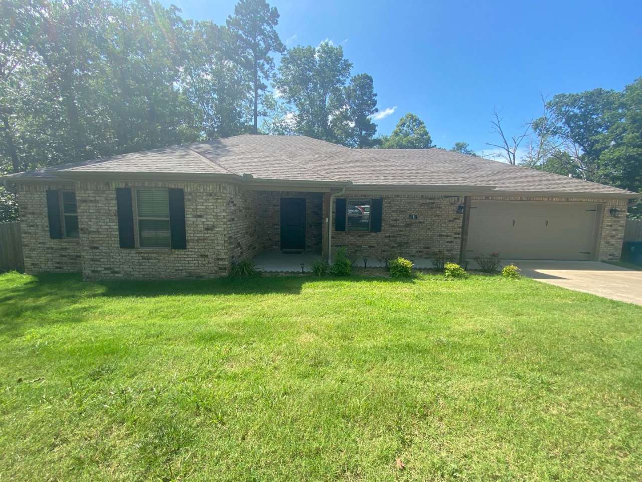 3 Bed, 2 bath home for rent in Bella Vista!