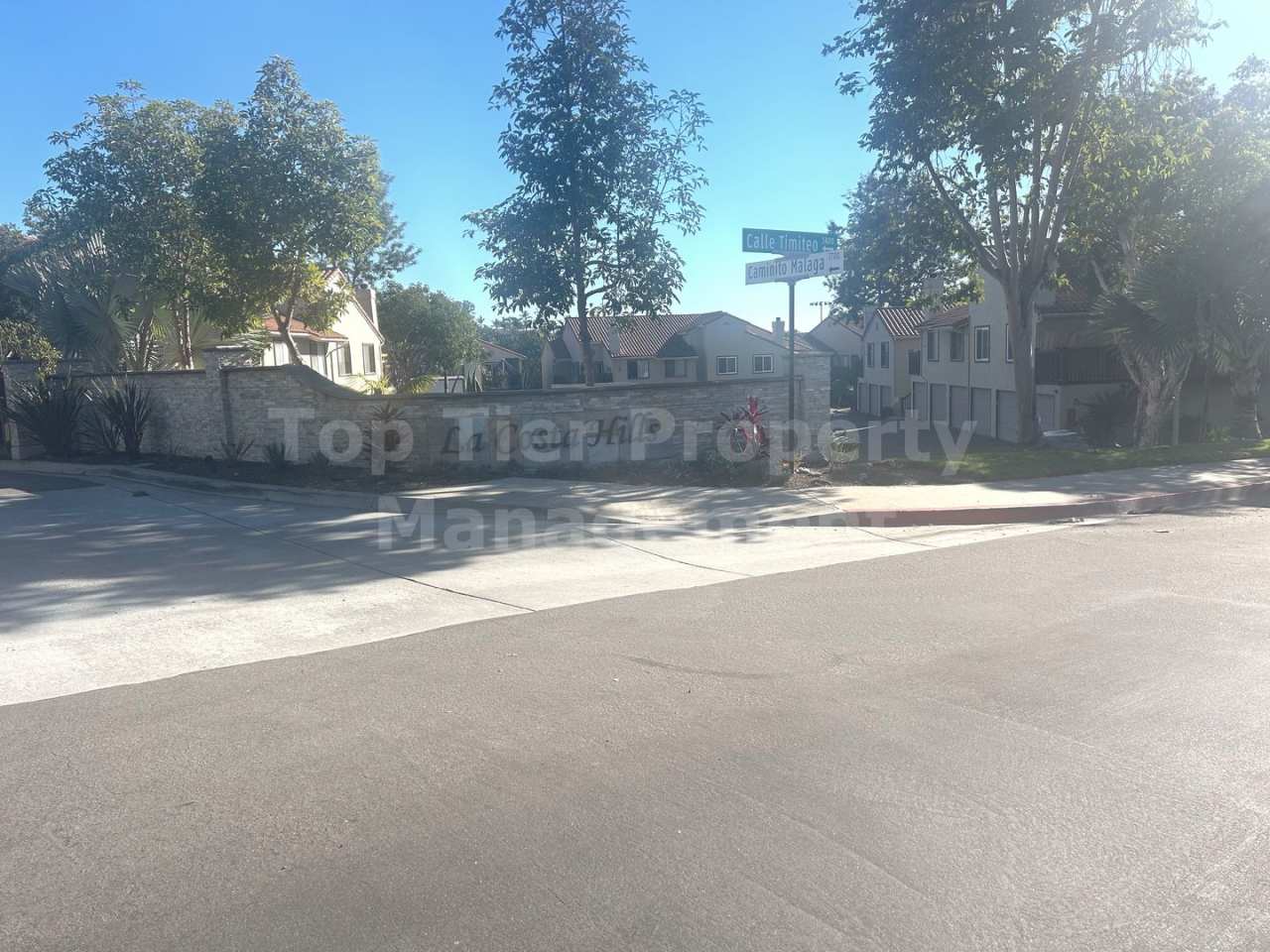 ***Updated 1 bed, 1 bath, 733 sqft Condo in the Heart of La Costa - Available 12/14***