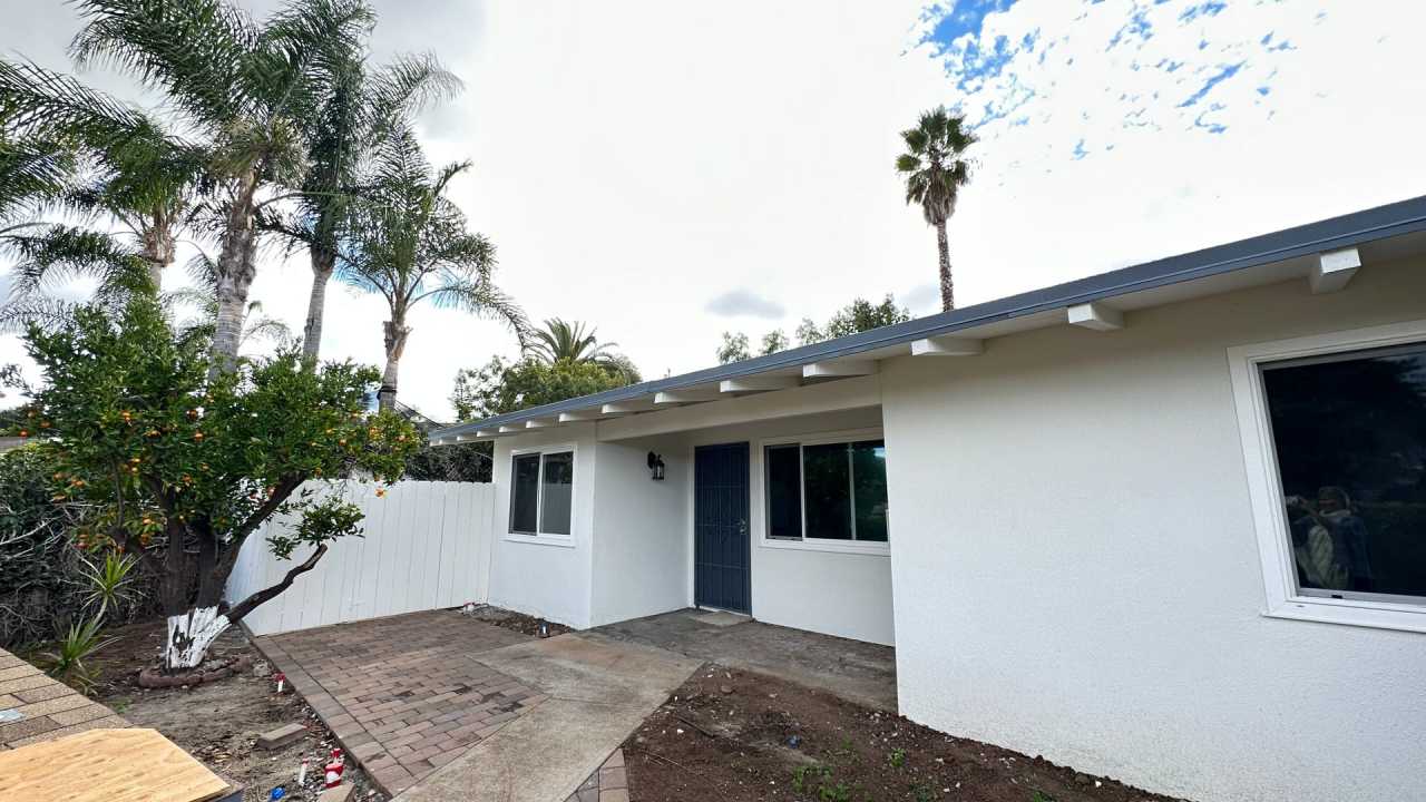 Remodeled 3 bd in Vista with large garage