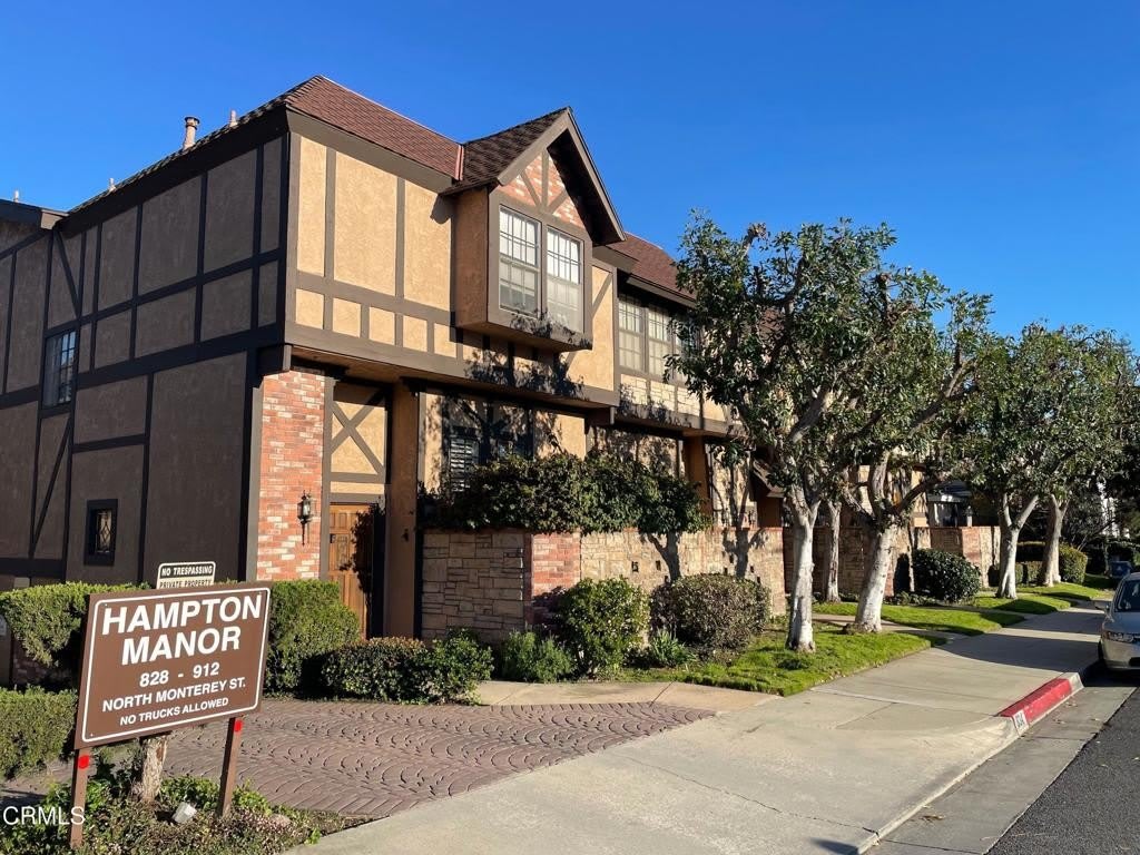 852 N Monterey Street